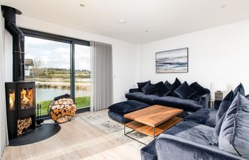 Lakebound Retreat Holiday Home