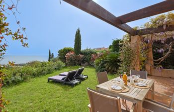 A Riviera Story Holiday Home