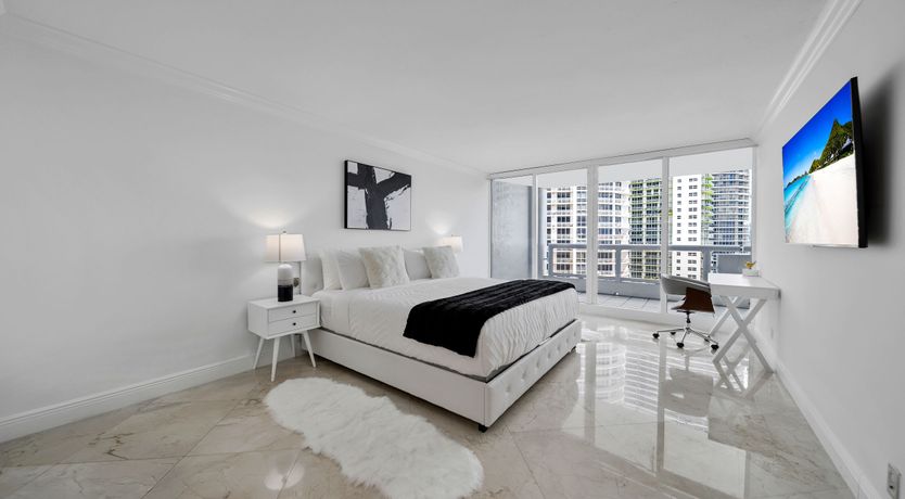 Photo of Miami's Pearl