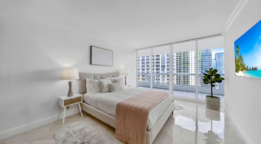 Photo of Miami's Pearl