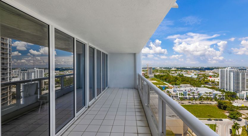 Photo of Miami's Pearl