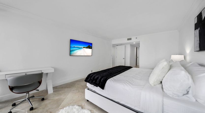 Photo of Miami's Pearl