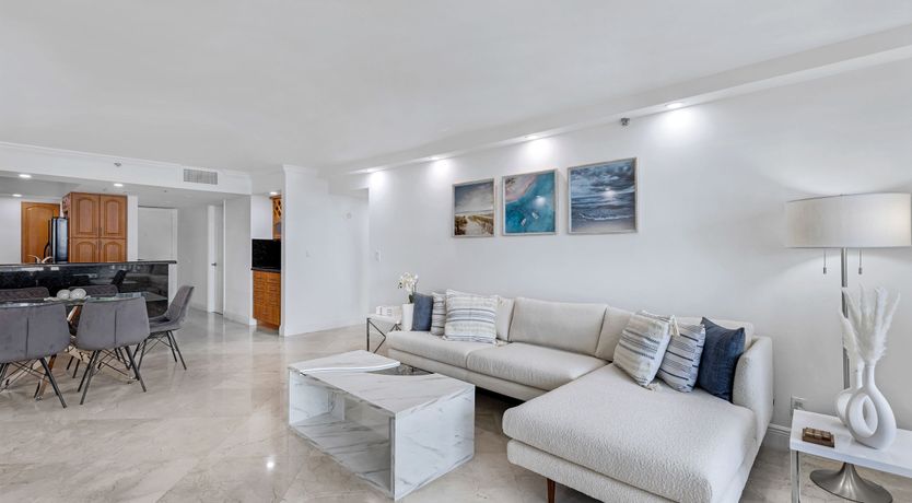 Photo of Miami's Pearl