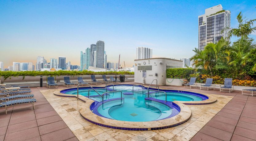 Photo of Miami's Pearl