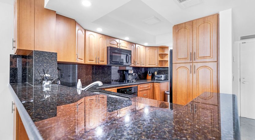 Photo of Miami's Pearl