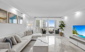Photo of Miami's Pearl