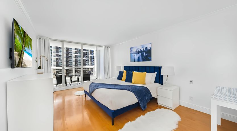 Photo of Miami Skyline View