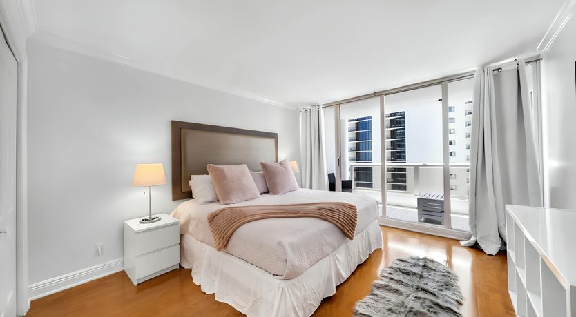 Photo of Miami Skyline View