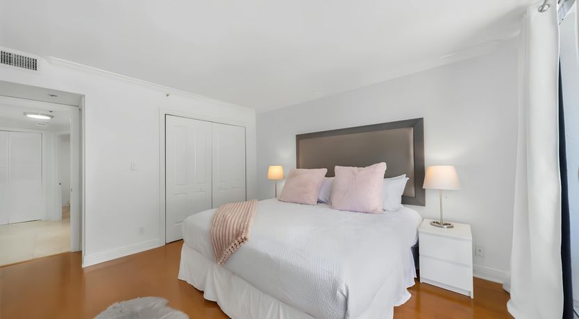 Photo of Miami Skyline View