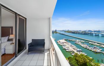 Miami Skyline View Holiday Home