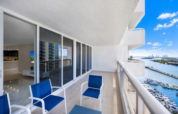 Bay Life Holiday Home