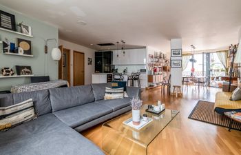 Golden Water Holiday Home