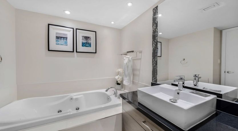 Photo of Skyline Jewel