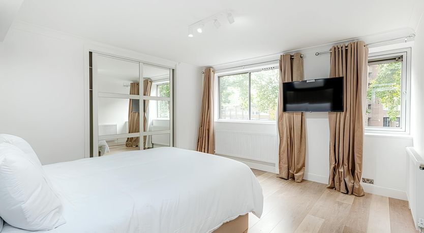 Photo of The London Lady