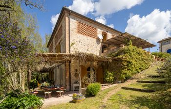 Rustic Reveries Holiday Home