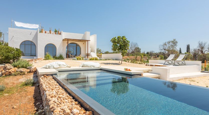 Photo of Barefoot Splendour