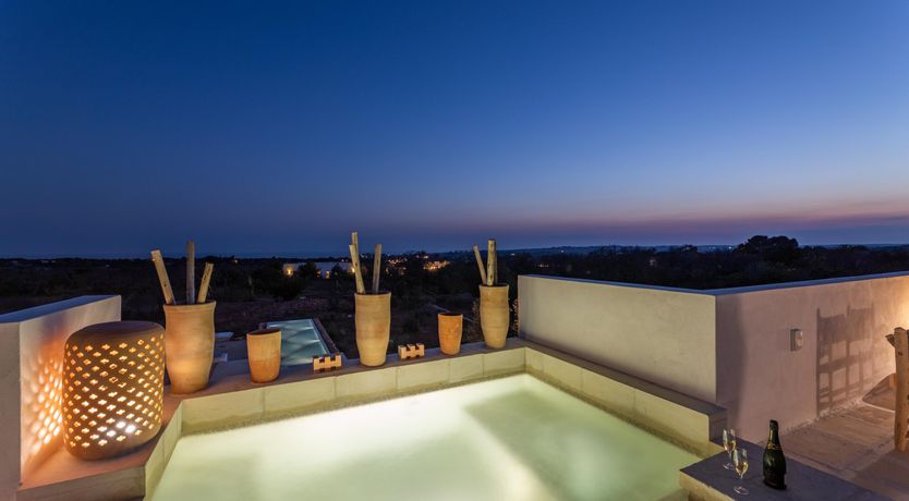 Photo of Barefoot Splendour