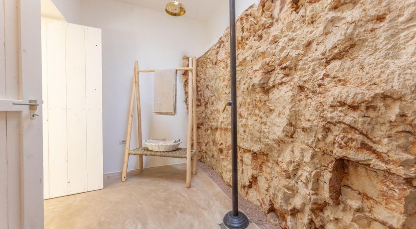 Photo of Barefoot Splendour