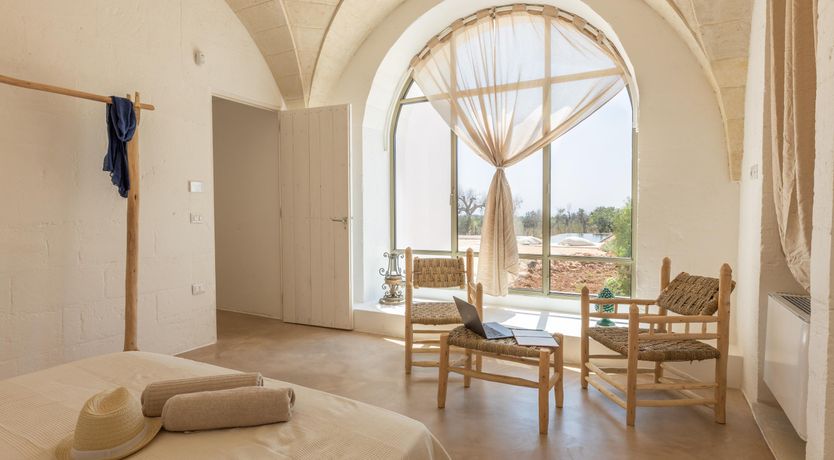 Photo of Barefoot Splendour