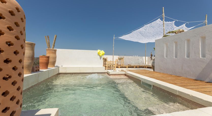 Photo of Barefoot Splendour