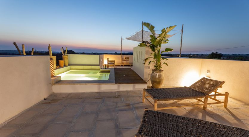 Photo of Barefoot Splendour