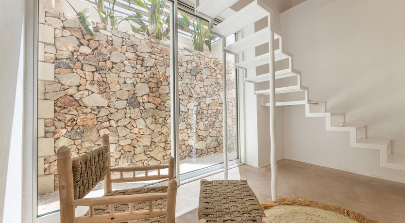 Photo of Barefoot Splendour