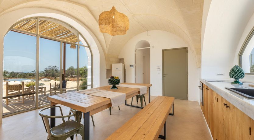 Photo of Barefoot Splendour