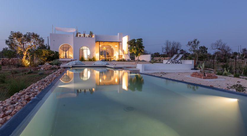 Photo of Barefoot Splendour