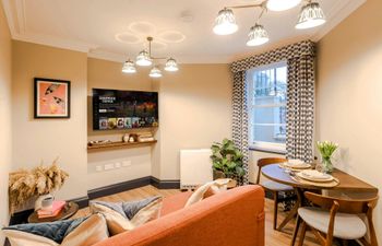Clifton Charm Holiday Home