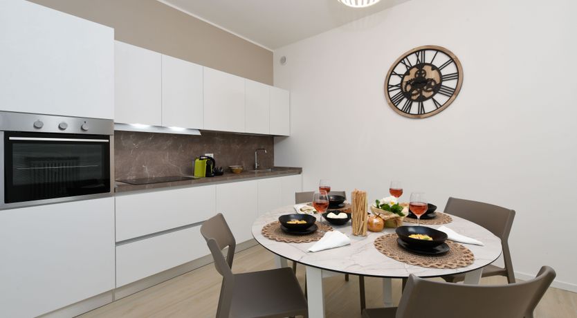 Photo of Lake Elegance