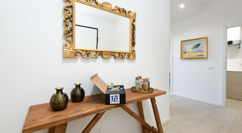 Photo of Lake Elegance