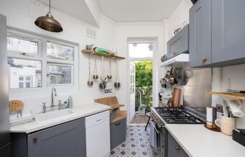 Seaside Whirlwind Holiday Home