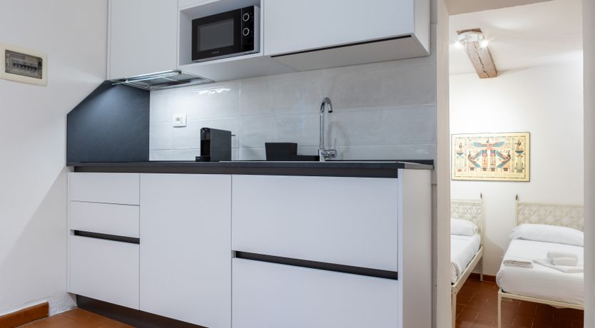 Photo of The Florentine Rose