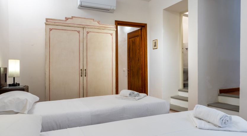 Photo of The Florentine Rose