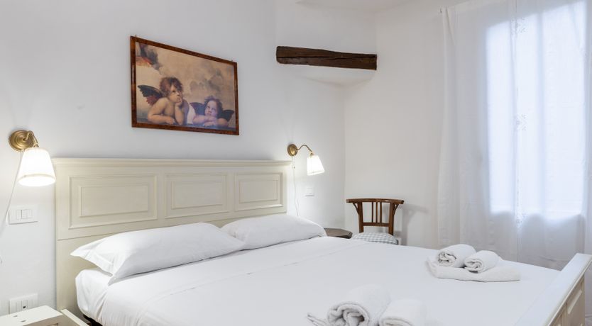 Photo of The Florentine Rose