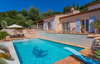 Manureva Holiday Home