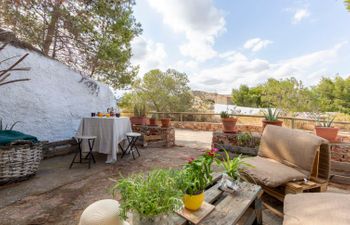Casa Cueva Mariana Pineda Holiday Home