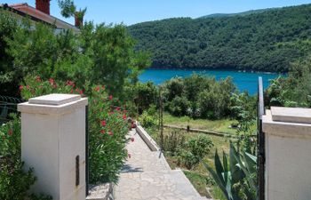 Dina Holiday Home