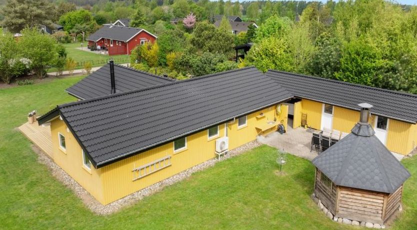 Photo of "Frederikke" - 875m from the sea