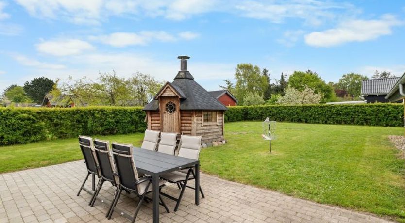 Photo of "Frederikke" - 875m from the sea