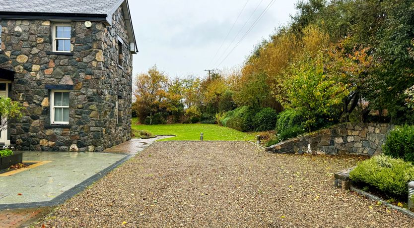 Photo of Mansion by the Connemara coast