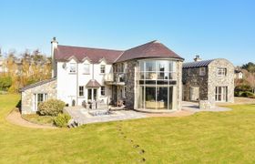 Photo of mansion-by-the-connemara-coast