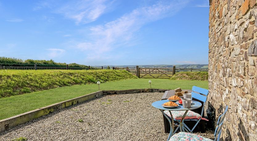 Photo of Widehay Barn, Mariansleigh
