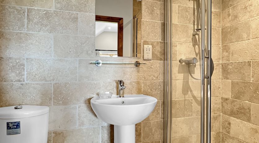 Photo of Widehay Barn, Mariansleigh