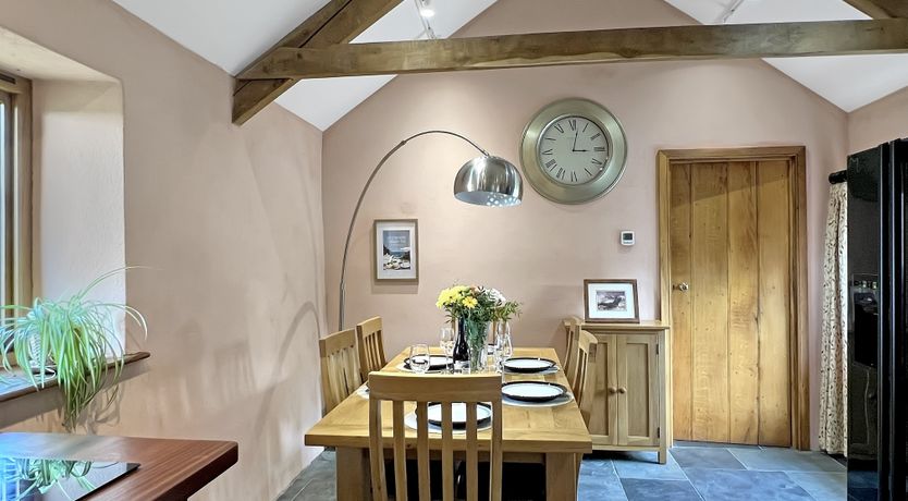 Photo of Widehay Barn, Mariansleigh