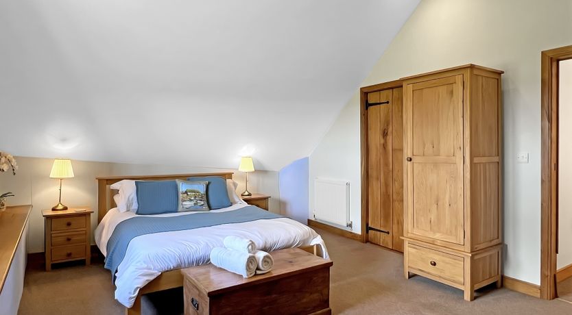 Photo of Widehay Barn, Mariansleigh