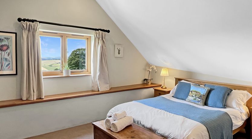 Photo of Widehay Barn, Mariansleigh