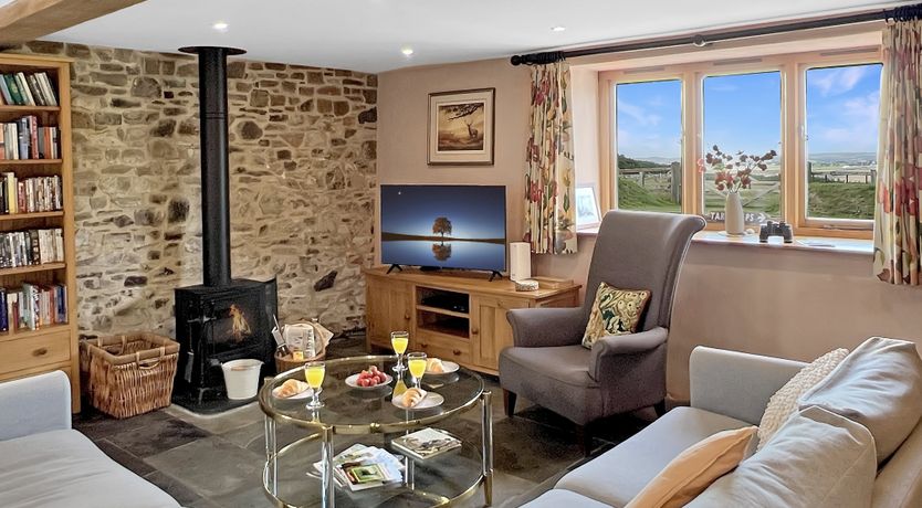 Photo of Widehay Barn, Mariansleigh