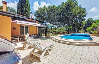 Maison du Chêne Pointu Holiday Home
