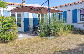 Les Loges Holiday Home